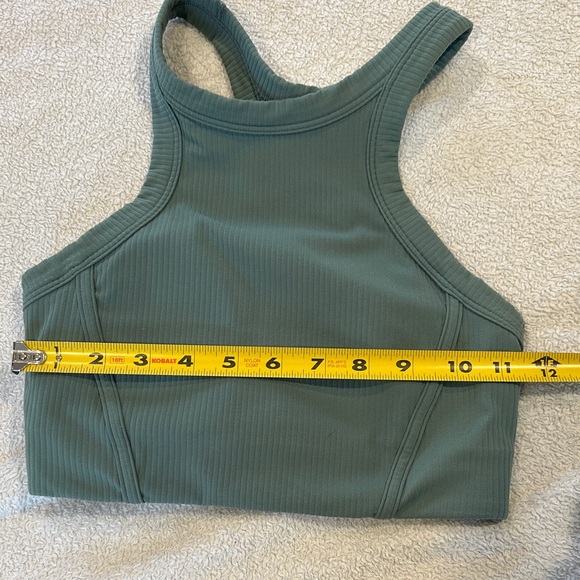 Lululemon- Green Ribbed Crop Top size 4 - Picture 6 of 7